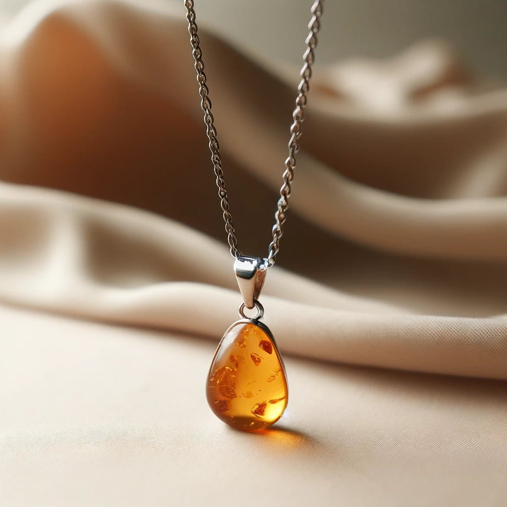 Gioielli in Ambra: Scopri la Bellezza e l'Eleganza nella Moda | Consigli e Tendenze - Mya Accessories