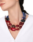 Collana girocollo con due linee di pietre schiacciate in acrilico rosso e blu - Mya Accessories