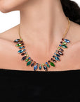 Collana girocollo a catena con pietre in vetro a forma di foglia multicolore - Mya Accessories