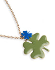 Collana lunga a catena con doppio pendente smaltato quadrifoglio blu e verde - Mya Accessories