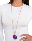 Collana lunga in acciaio con doppio pendente smaltato ed in vetro viola - Mya Accessories