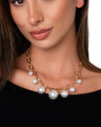 Collana girocollo a catena con sfere perlate pendenti - Mya Accessories