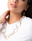 Collana girocollo con cerchi in metallo martellati - Mya Accessories
