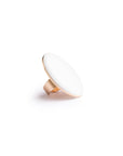 Anello regolabile in metallo con placchetta ovale smaltata bianca - Mya Accessories
