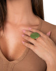 Anello regolabile in metallo con placchetta ovale smaltata verde - Mya Accessories