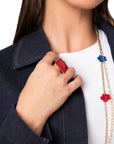 Anello regolabile in metallo con placchetta quadrata smaltata rossa - Mya Accessories