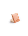 Anello regolabile in metallo con placchetta quadrata smaltata beige - Mya Accessories