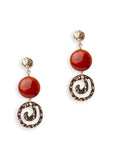 Orecchini pendenti con pietra circolare schiacciata in acrilico arancio e spirale - Mya Accessories