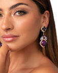 Orecchini pendenti con pietre in resina e vetro viola - Mya Accessories