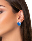 Orecchini in metallo con fiore smaltato rosso e blu - Mya Accessories