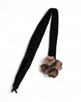 Chocker in tessuto nero con fiore beige - Mya Accessories