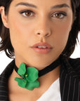 Chocker in tessuto nero con fiore verde - Mya Accessories