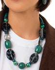 Collana con pietre in acrilico sui toni del nero e del verde - Mya Accessories