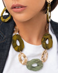 Collana girocollo in acrilico da forme irregolari tono verde - Mya Accessories