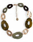 Collana girocollo in acrilico da forme irregolari tono verde - Mya Accessories