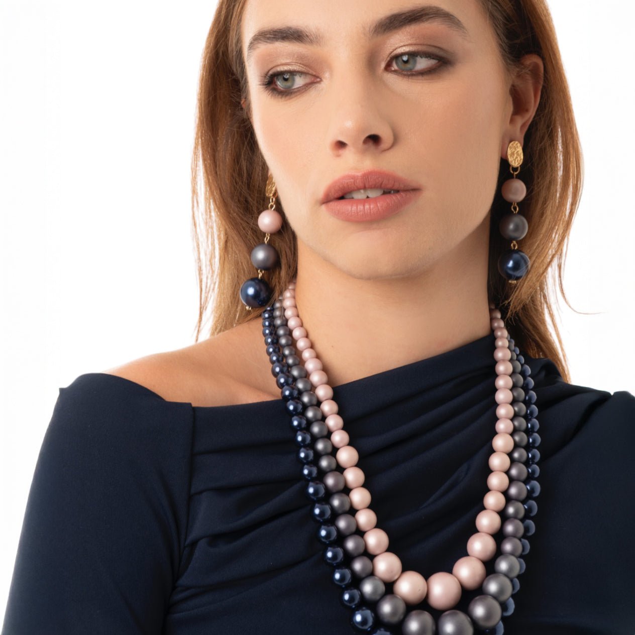 Collana girocollo a tre fili di sfere in acrilico tono blu - Mya Accessories