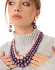 Collana girocollo a tre fili di sfere in acrilico tono viola - Mya Accessories