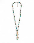 Collana lunga con pietre semidure e vetro tono verde con pendente - Mya Accessories