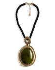 Collana girocollo a laccio nero con pendente a medaglione con pietra in resina verde - Mya Accessories