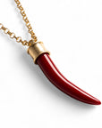 Collana lunga a catena con pendente a forma di corno in resina rosso - Mya Accessories