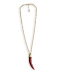 Collana lunga a catena con pendente a forma di corno in resina rosso - Mya Accessories