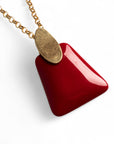 Collana lunga a catena con pendente geometrico in resina rosso - Mya Accessories