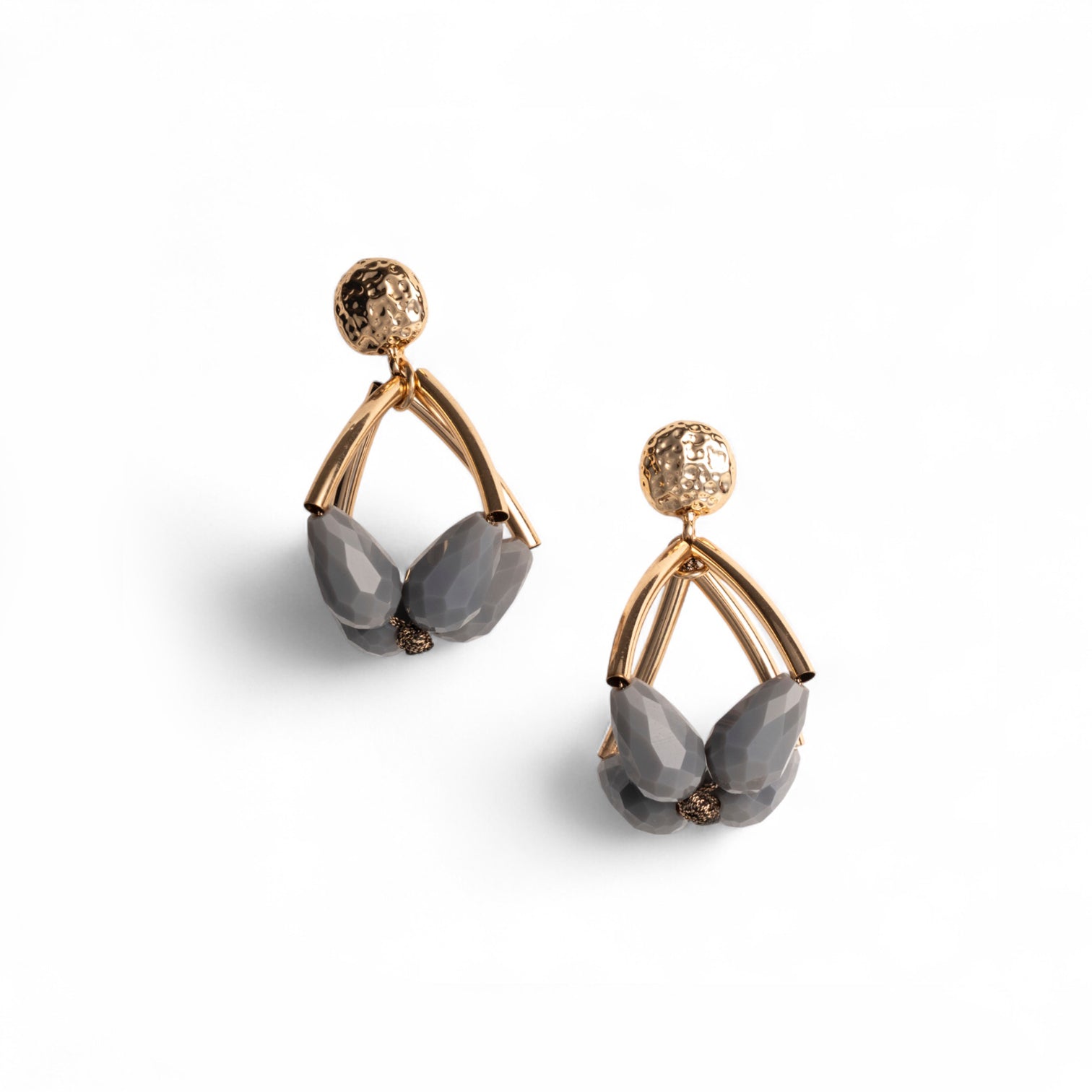 Orecchini pendenti in metallo con pietre a goccia in vetro grigio - Mya Accessories