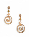 Orecchini pendenti con pietre in vetro tono beige con spirale in metallo - Mya Accessories