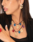 Collana a due fili con pietre in vetro nere e charms pendenti in metallo con cuori sacri - Mya Accessories