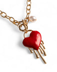 Collana girocollo a catena con pendente perla in acrilico e cuore smaltato rosso - Mya Accessories