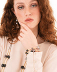 Bracciale elastico in metallo con pietre a cubo in resina animalier tono grigio - Mya Accessories