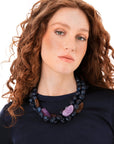 Collana girocollo a tre fili con pietre grandi in acrilico tono blu - Mya Accessories