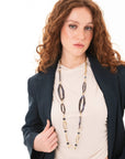 Collana lunga con catena in metallo ed inserti in acrilico tono blu - Mya Accessories
