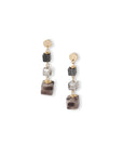 Orecchini pendenti con pietre a cubi in resina grigia - Mya Accessories