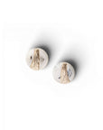 Orecchini con pietra circolare in acrilico tono grigio - Mya Accessories