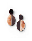 Orecchini pendenti con doppia pietra ovale in acrilico tono arancio e marrone - Mya Accessories