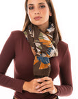 Sciarpa in cotone marrone con stampa a foglie tropicali multicolore - Mya Accessories