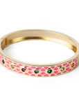 Bracciale in ottone a manetta smaltato rosa con zirconi multicolore - Mya Accessories