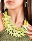 Collana girocollo con pietre in acrilico sui toni del verde con stelle marine - Mya Accessories