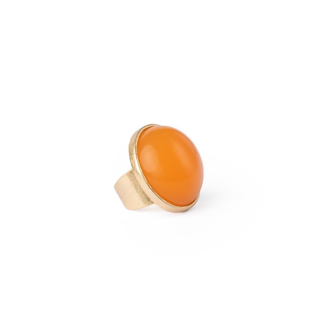 Anello a fascia regolabile con pietra circolare in resina arancio - Mya Accessories