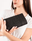 Borsa clutch nera con chiusura in metallo argento - Mya Accessories