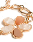 Bracciale a catena con fiore in acrilico bianco e beige - Mya Accessories