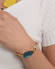 Bracciale in metallo con inserti in acrilico giallo e blu - Mya Accessories