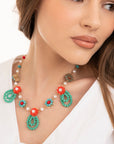 Collana girocollo in ottone con micro cristalli a fiori verdi e corallo - Mya Accessories