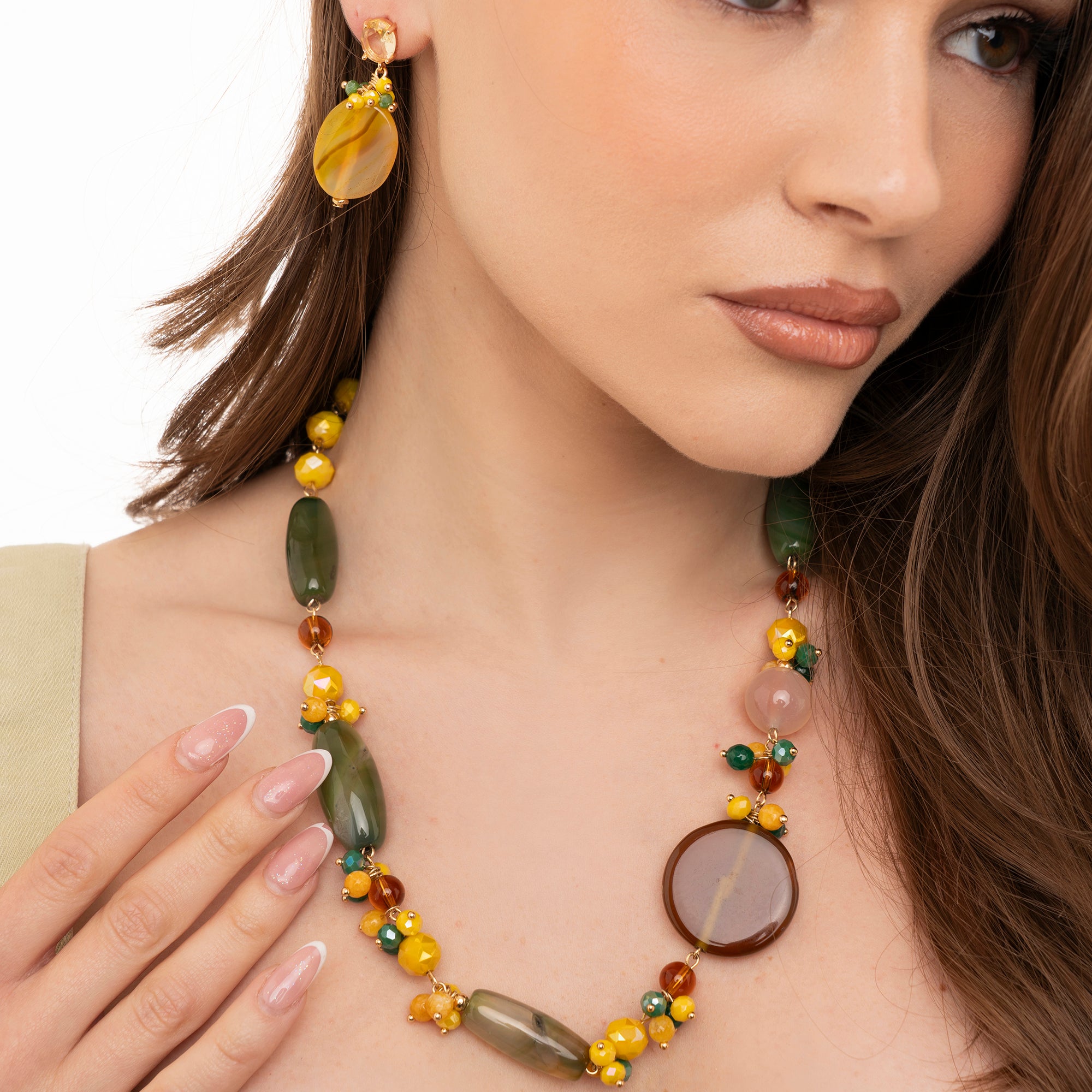 Collana girocollo con pietre dure ed in vetro tono giallo e verde - Mya Accessories