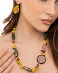 Collana girocollo con pietre dure ed in vetro tono giallo e verde - Mya Accessories