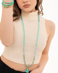 Collana lunga con pietre in acrilico e vetro, pendente a ciuffo turchese - Mya Accessories