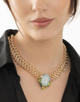 Collana girocollo a maglia in metallo con inserto in acrilico celeste - Mya Accessories