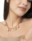 Collana girocollo a catena con sfere arancio e charms marini - Mya Accessories