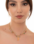 Collana girocollo con multi charms e pendente a pesciolino smaltato arancio